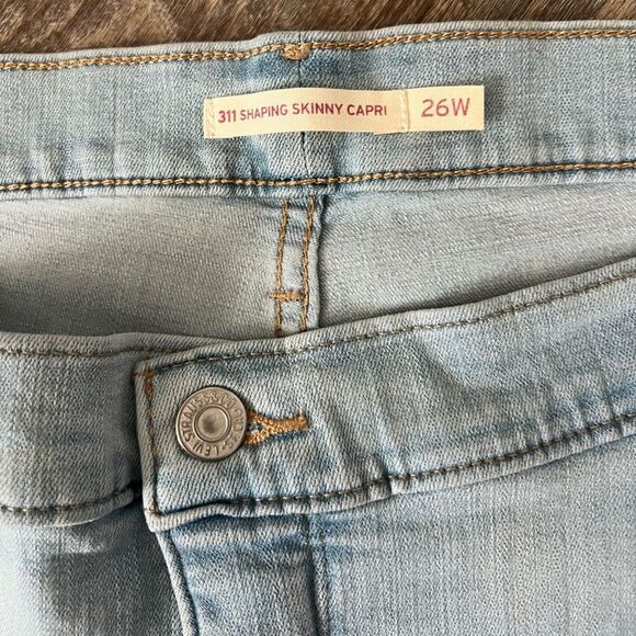 Levi's Plus Size Levi's 311 Shaping Capris-Size 26W - Picture 5 of 9